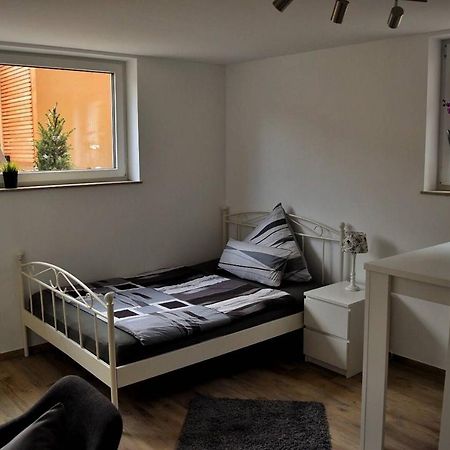 Ferienwohnungen Lamisto Am Waldesrand Neckartenzlingen エクステリア 写真