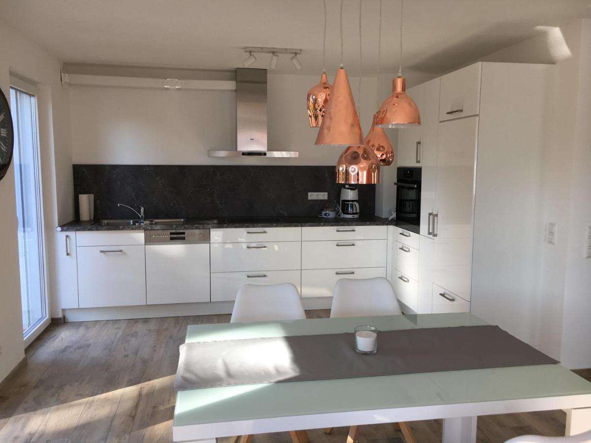 Ferienwohnungen Lamisto Am Waldesrand Neckartenzlingen エクステリア 写真