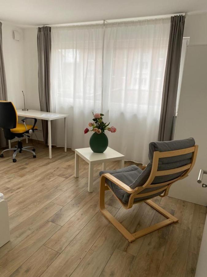 Ferienwohnungen Lamisto Am Waldesrand Neckartenzlingen エクステリア 写真